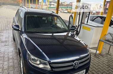 Внедорожник / Кроссовер Volkswagen Tiguan 2012 в Хмельницком