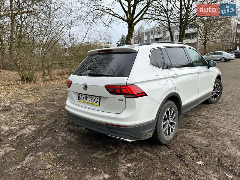 Внедорожник / Кроссовер Volkswagen Tiguan 2017 в Луцке