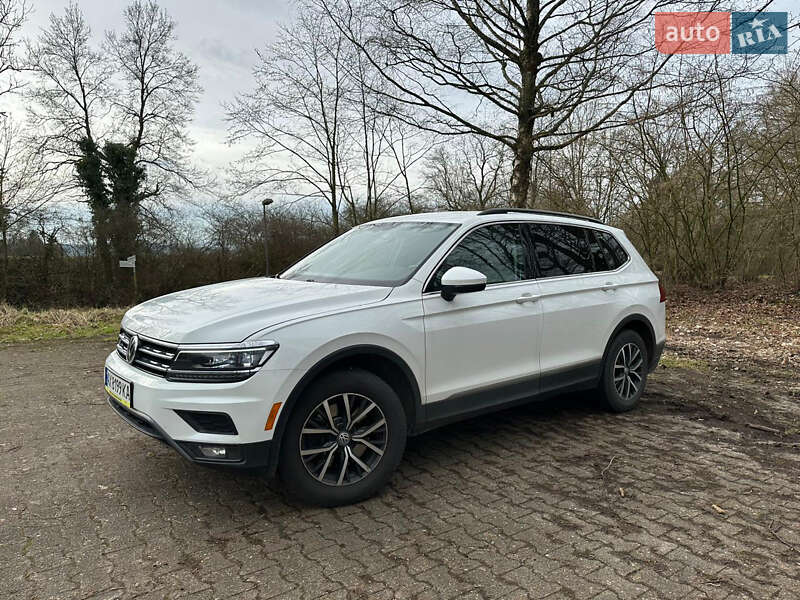 Внедорожник / Кроссовер Volkswagen Tiguan 2017 в Луцке
