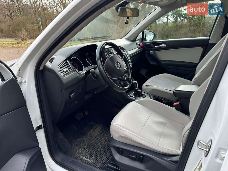 Внедорожник / Кроссовер Volkswagen Tiguan 2017 в Луцке