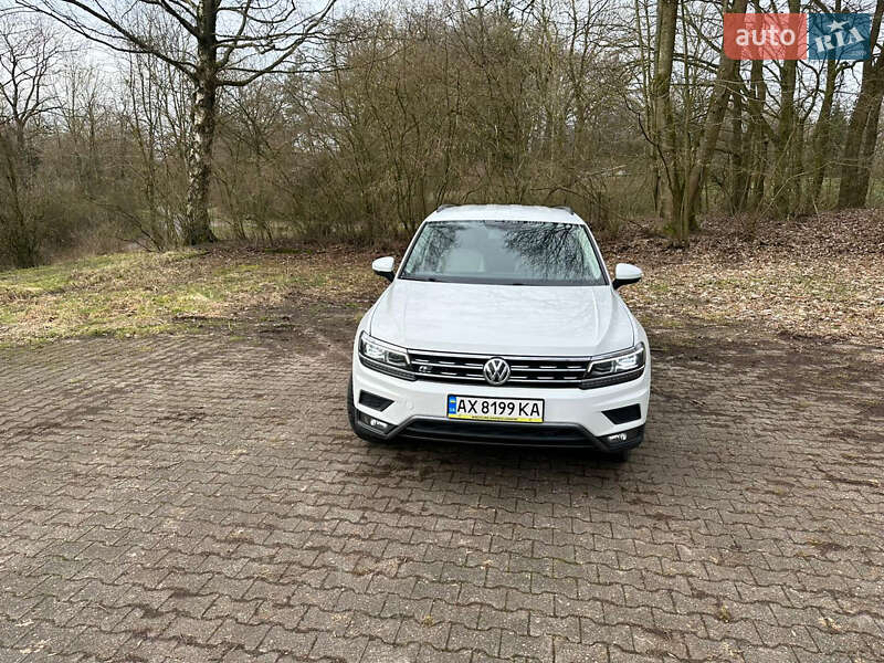 Внедорожник / Кроссовер Volkswagen Tiguan 2017 в Луцке