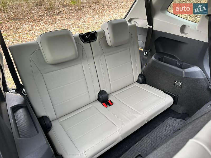 Внедорожник / Кроссовер Volkswagen Tiguan 2017 в Луцке