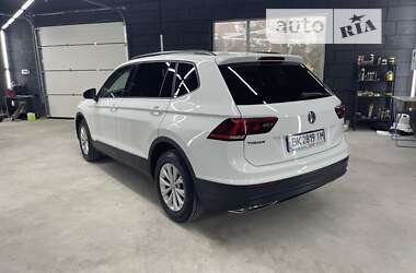 Внедорожник / Кроссовер Volkswagen Tiguan 2017 в Ровно