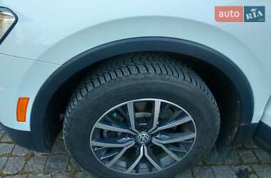 Позашляховик / Кросовер Volkswagen Tiguan 2020 в 