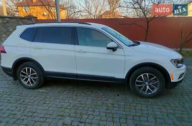 Позашляховик / Кросовер Volkswagen Tiguan 2020 в 