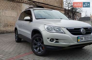 Внедорожник / Кроссовер Volkswagen Tiguan 2008 в Дубно