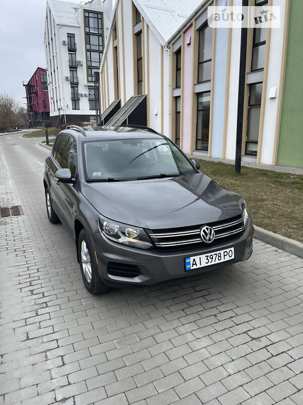 Позашляховик / Кросовер Volkswagen Tiguan 2016 в Києві