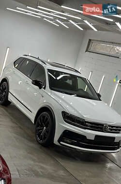 Внедорожник / Кроссовер Volkswagen Tiguan 2020 в 