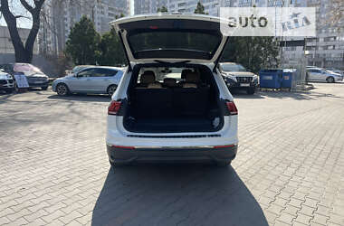 Внедорожник / Кроссовер Volkswagen Tiguan 2022 в Одессе