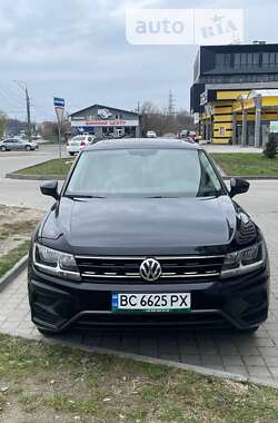 Внедорожник / Кроссовер Volkswagen Tiguan 2018 в Львове