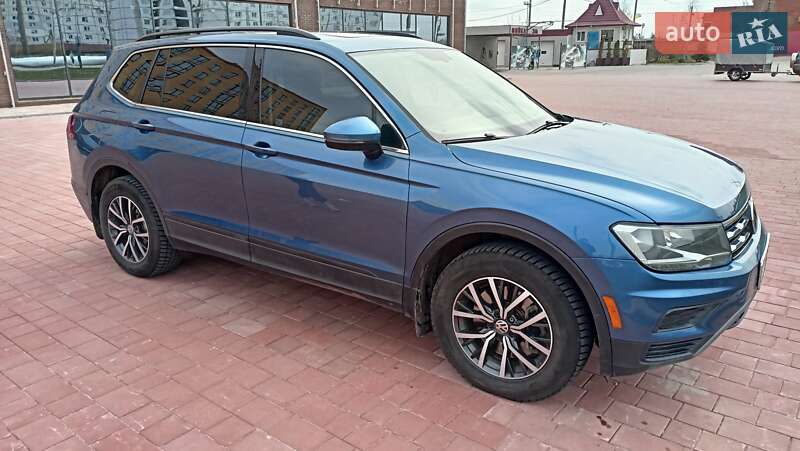 Внедорожник / Кроссовер Volkswagen Tiguan 2018 в Нетешине