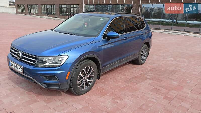 Внедорожник / Кроссовер Volkswagen Tiguan 2018 в Нетешине