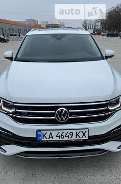 Позашляховик / Кросовер Volkswagen Tiguan 2021 в Києві