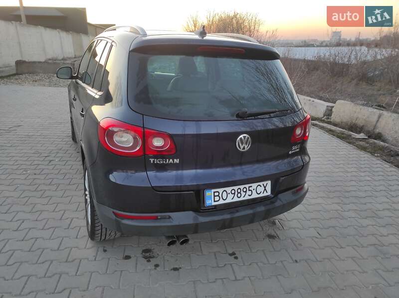 Позашляховик / Кросовер Volkswagen Tiguan 2010 в Тернополі