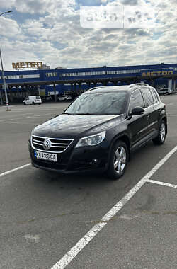 Внедорожник / Кроссовер Volkswagen Tiguan 2009 в Киеве