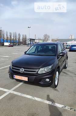 Позашляховик / Кросовер Volkswagen Tiguan 2016 в Києві