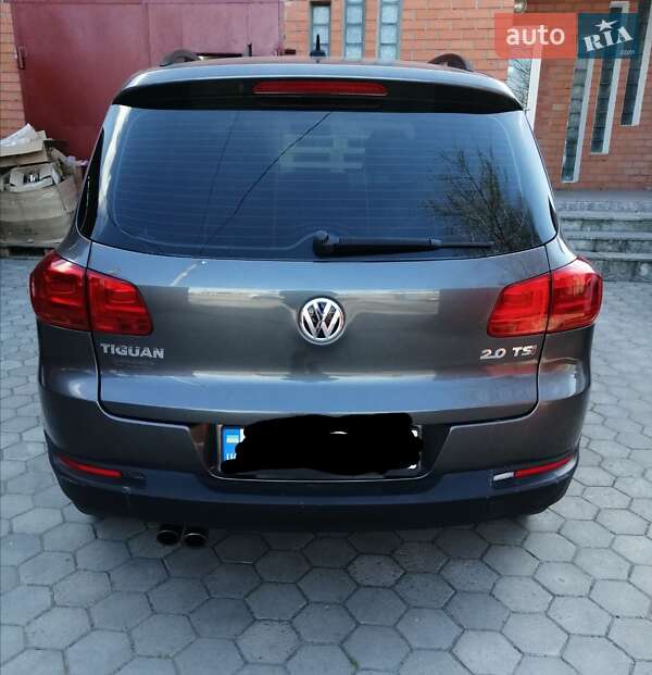 Внедорожник / Кроссовер Volkswagen Tiguan 2015 в Днепре