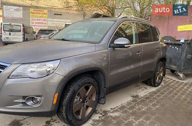 Позашляховик / Кросовер Volkswagen Tiguan 2010 в Львові