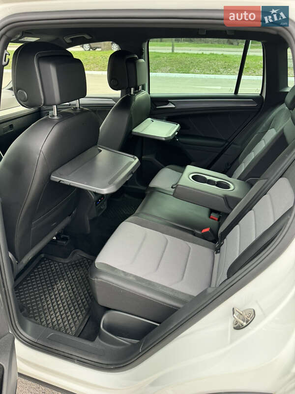 Внедорожник / Кроссовер Volkswagen Tiguan 2017 в Каменском