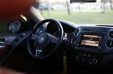 Позашляховик / Кросовер Volkswagen Tiguan 2015 в Дніпрі