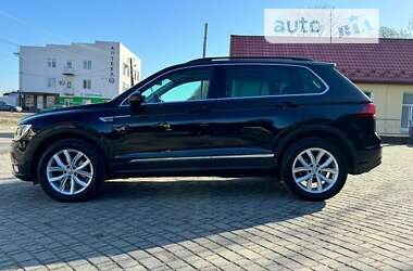 Внедорожник / Кроссовер Volkswagen Tiguan 2016 в Черновцах