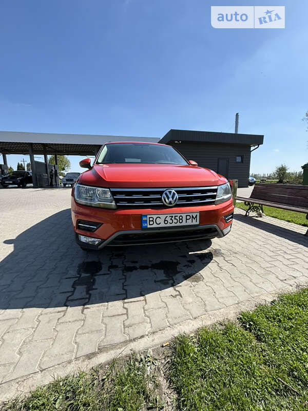 Позашляховик / Кросовер Volkswagen Tiguan 2017 в Києві