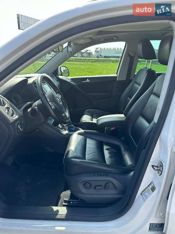 Внедорожник / Кроссовер Volkswagen Tiguan 2011 в Львове