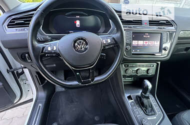 Позашляховик / Кросовер Volkswagen Tiguan 2016 в Чернівцях