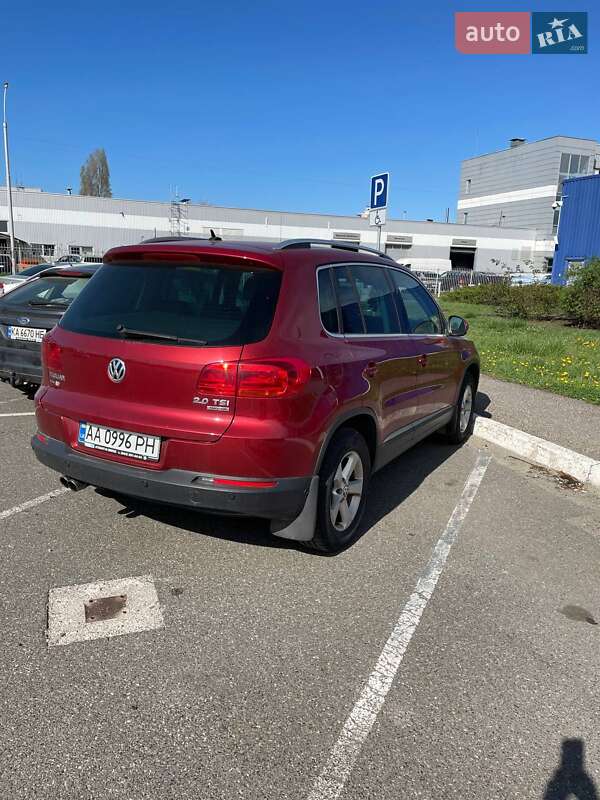 Внедорожник / Кроссовер Volkswagen Tiguan 2011 в Киеве