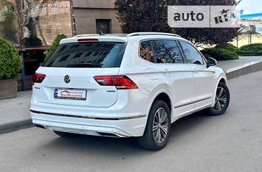 Позашляховик / Кросовер Volkswagen Tiguan 2019 в Одесі