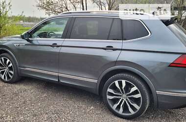 Позашляховик / Кросовер Volkswagen Tiguan 2018 в Львові