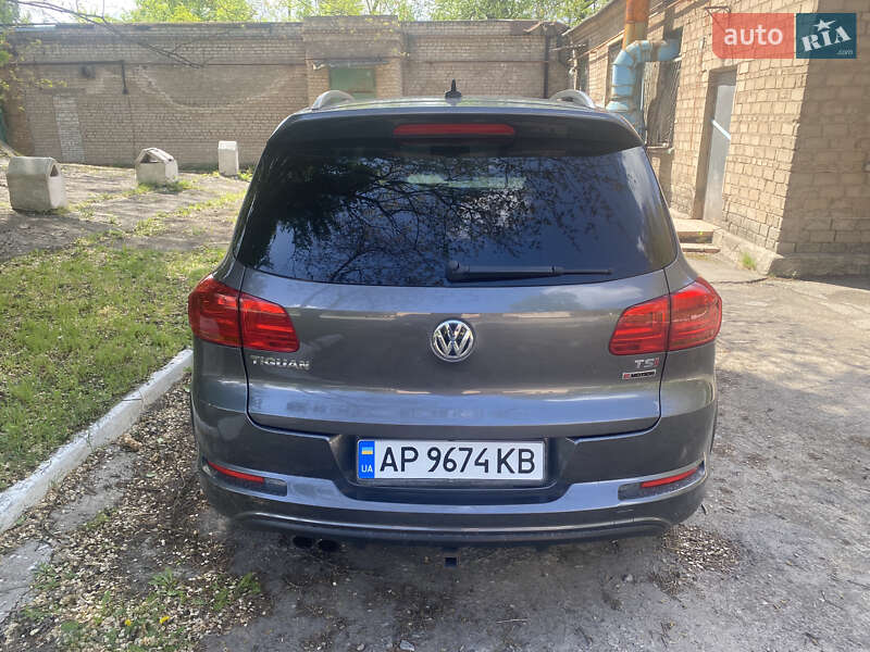 Внедорожник / Кроссовер Volkswagen Tiguan 2015 в Запорожье