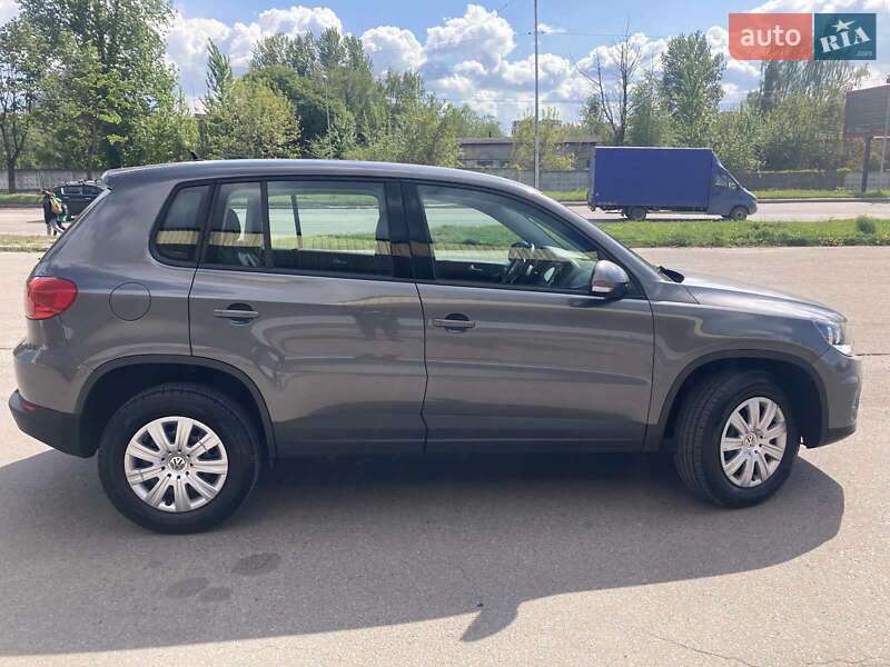 Внедорожник / Кроссовер Volkswagen Tiguan 2014 в Львове