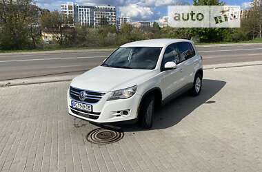 Внедорожник / Кроссовер Volkswagen Tiguan 2010 в Львове