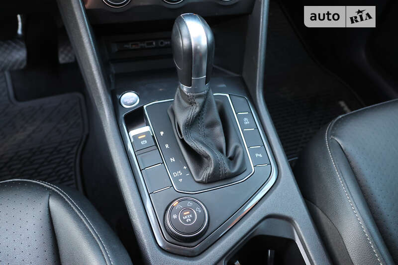 Позашляховик / Кросовер Volkswagen Tiguan 2019 в Рівному