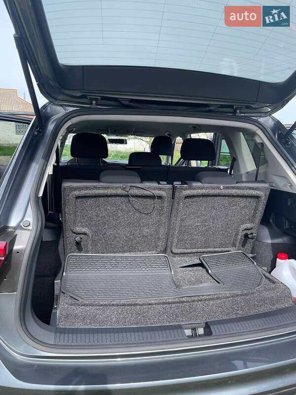 Позашляховик / Кросовер Volkswagen Tiguan 2017 в Черкасах фото 36 Позашляховик / Кросовер Volkswagen Tiguan 2017 в Черкасах