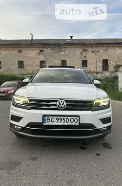 Позашляховик / Кросовер Volkswagen Tiguan 2017 в Львові