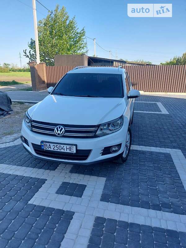 Внедорожник / Кроссовер Volkswagen Tiguan 2015 в Кропивницком