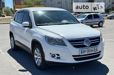 Внедорожник / Кроссовер Volkswagen Tiguan 2010 в Запорожье