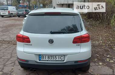 Внедорожник / Кроссовер Volkswagen Tiguan 2015 в Полтаве