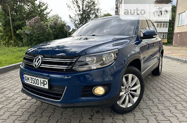 Внедорожник / Кроссовер Volkswagen Tiguan 2011 в Звягеле