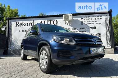 Внедорожник / Кроссовер Volkswagen Tiguan 2016 в Ровно