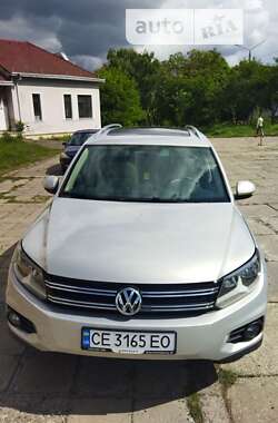 Позашляховик / Кросовер Volkswagen Tiguan 2011 в Чернівцях