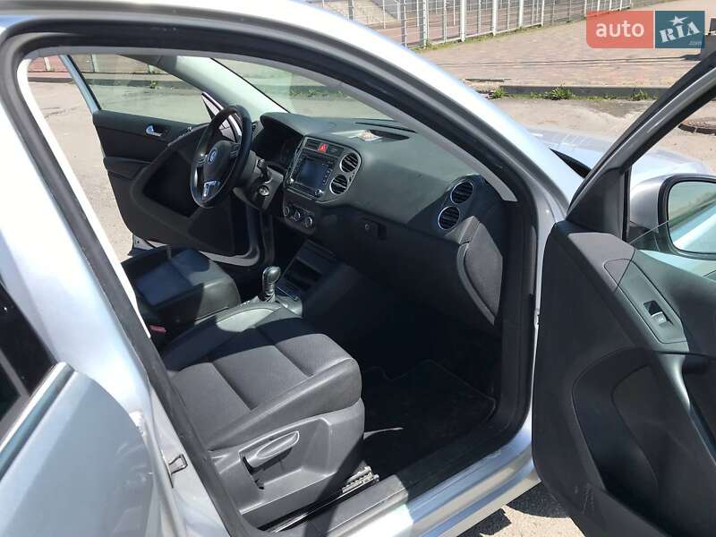 Позашляховик / Кросовер Volkswagen Tiguan 2010 в Львові фото 14 Позашляховик / Кросовер Volkswagen Tiguan 2010 в Львові