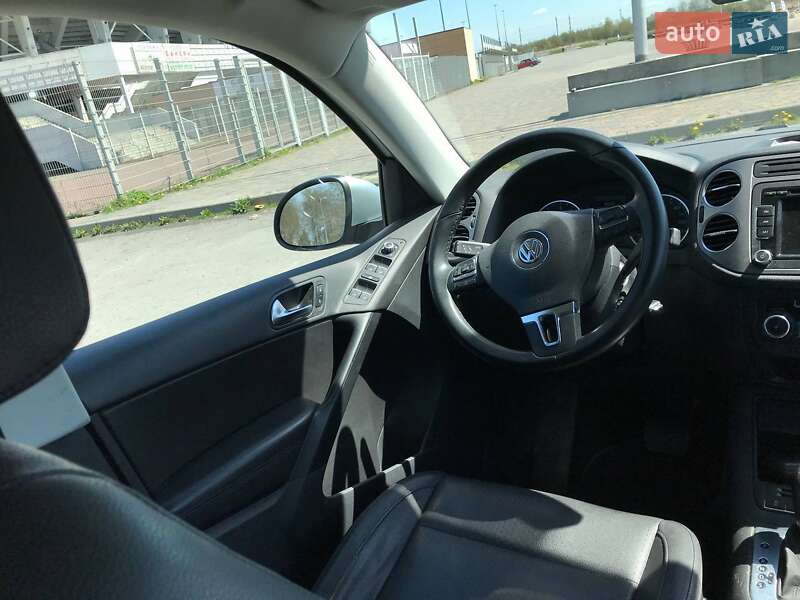 Позашляховик / Кросовер Volkswagen Tiguan 2010 в Львові фото 21 Позашляховик / Кросовер Volkswagen Tiguan 2010 в Львові