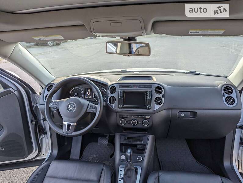 Внедорожник / Кроссовер Volkswagen Tiguan 2016 в Виннице