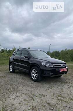 Внедорожник / Кроссовер Volkswagen Tiguan 2016 в Львове