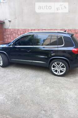 Внедорожник / Кроссовер Volkswagen Tiguan 2011 в Хмельницком