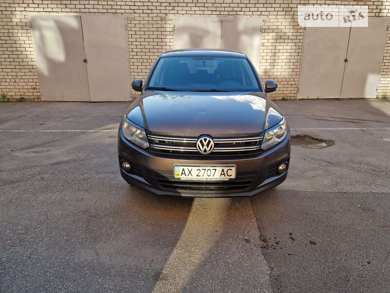 Позашляховик / Кросовер Volkswagen Tiguan 2012 в Харкові