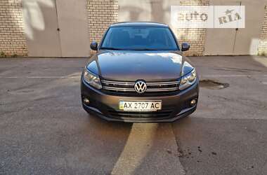 Позашляховик / Кросовер Volkswagen Tiguan 2012 в Харкові